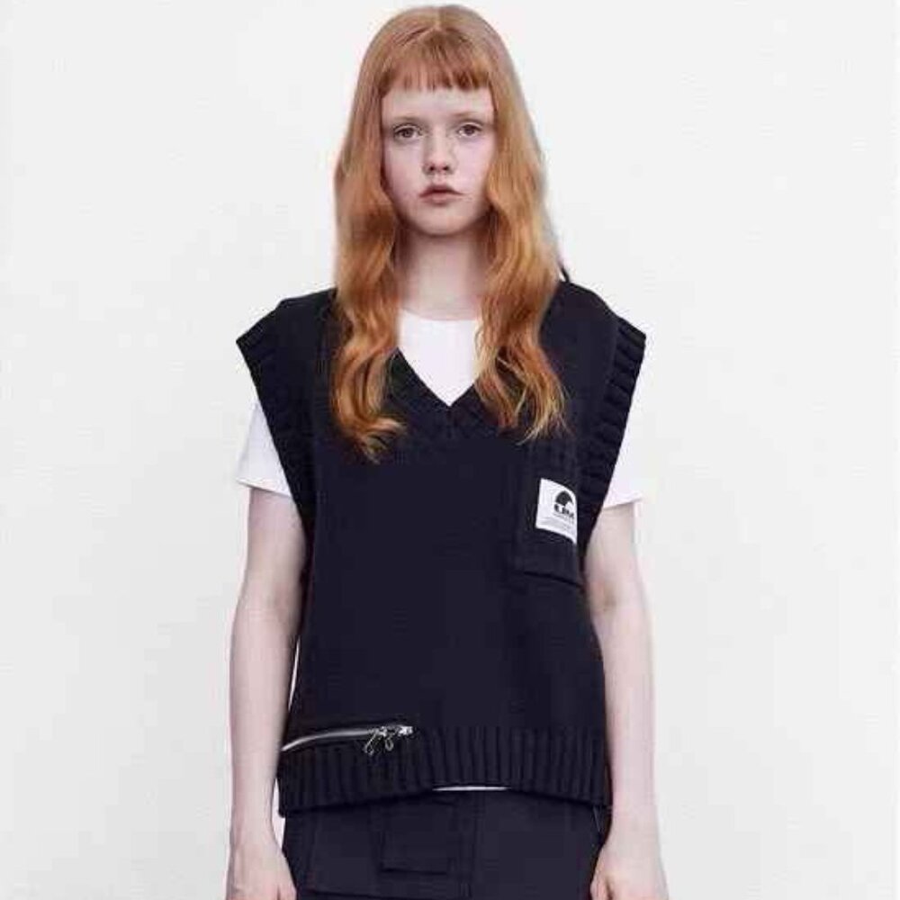 Urban Revivo Knit Vest – S/M